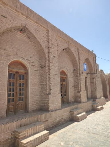 عکس کاروانسرای شاه عباسی سرایان