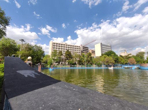 عکس دریاچه پارک شهر