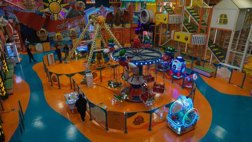 عکس شهربازی ماکوان