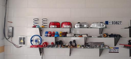 عکس مرکز تخصصی دیتیلینگ خودرو کارمانیا