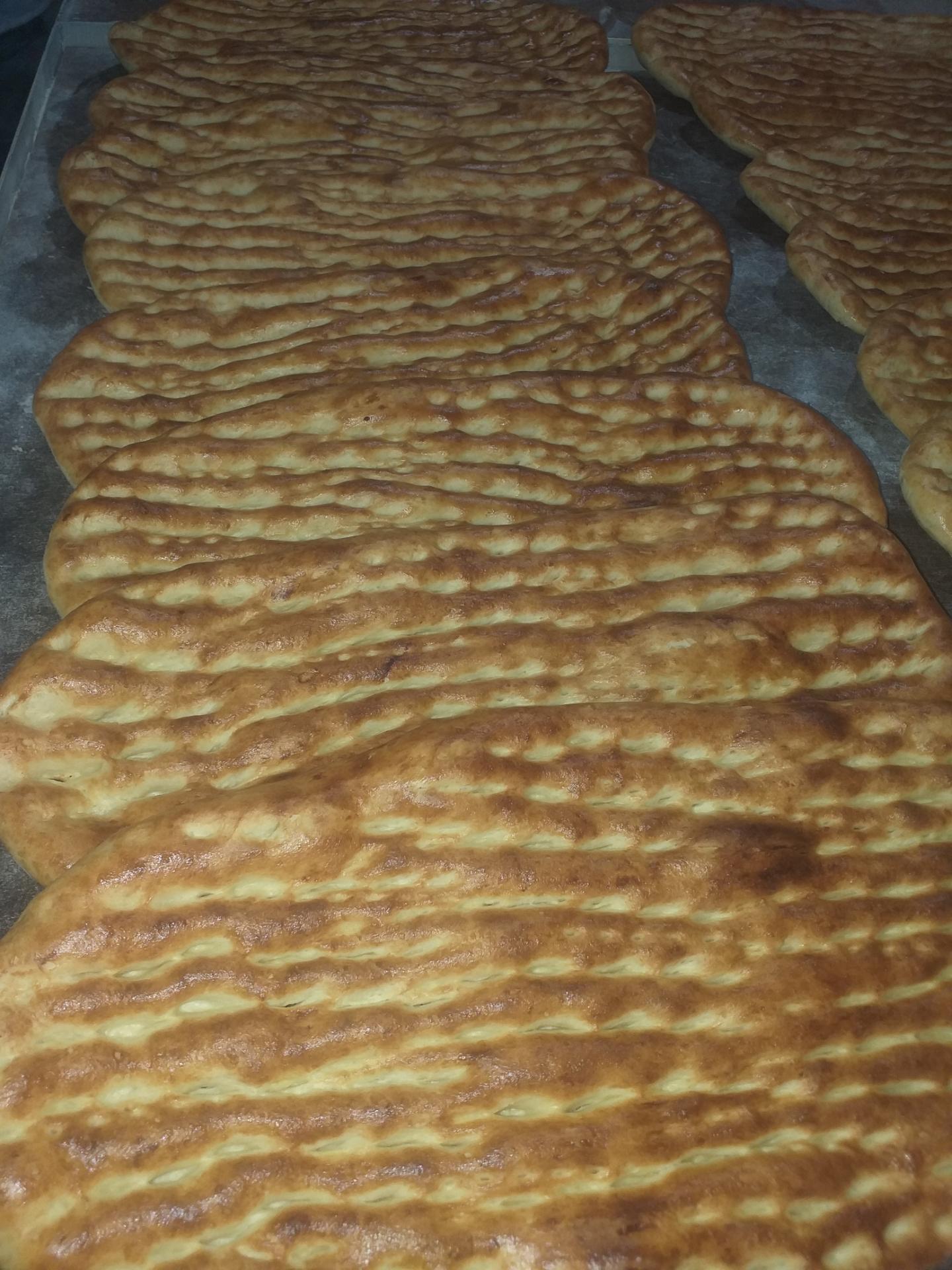 عکس نان سنتی وفطیر محلی عطا