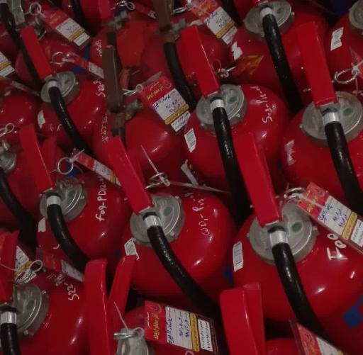 عکس شارژ و فروش کپسول آتشنشانی آذرمهاراروند