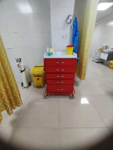 عکس خدمات پزشکی و پرستاری کوهنورد 