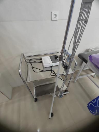 عکس خدمات پزشکی و پرستاری کوهنورد 