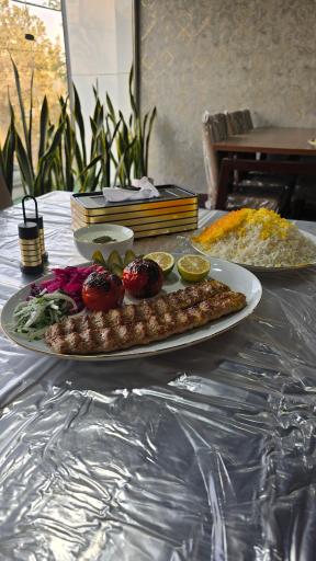 عکس چلوکبابی کلاهی