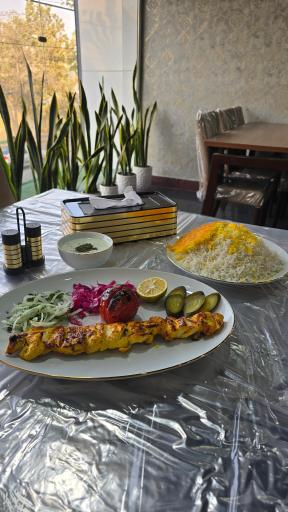 عکس چلوکبابی کلاهی