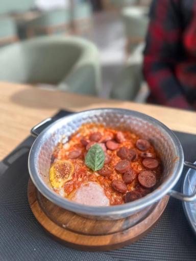 عکس کافه رد کارپت