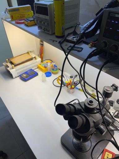 عکس تعمیرات تخصصی موبایل آریاتل 