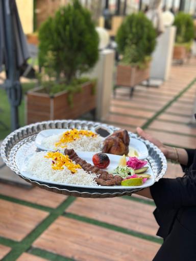 عکس رستوران و چلو جوجه برجیس