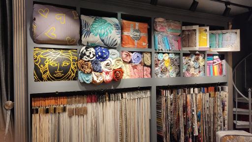 عکس کالای خواب و پرده پرنسس زعفرانیه 