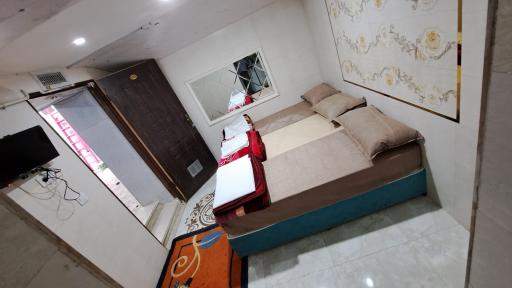 زائر سرای مطلبی