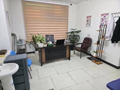 عکس درمانگاه شبانه روزی سلامت