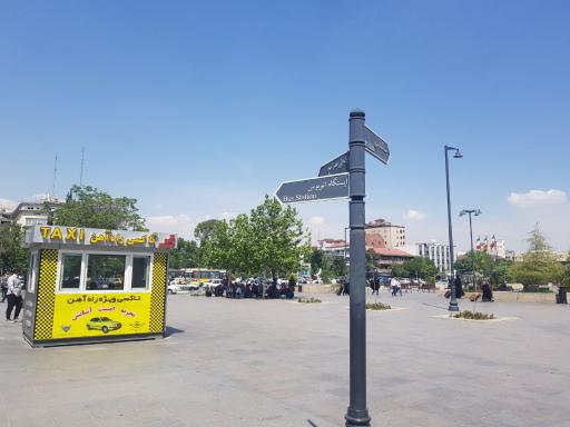عکس ایستگاه تاکسی مخصوص راه آهن