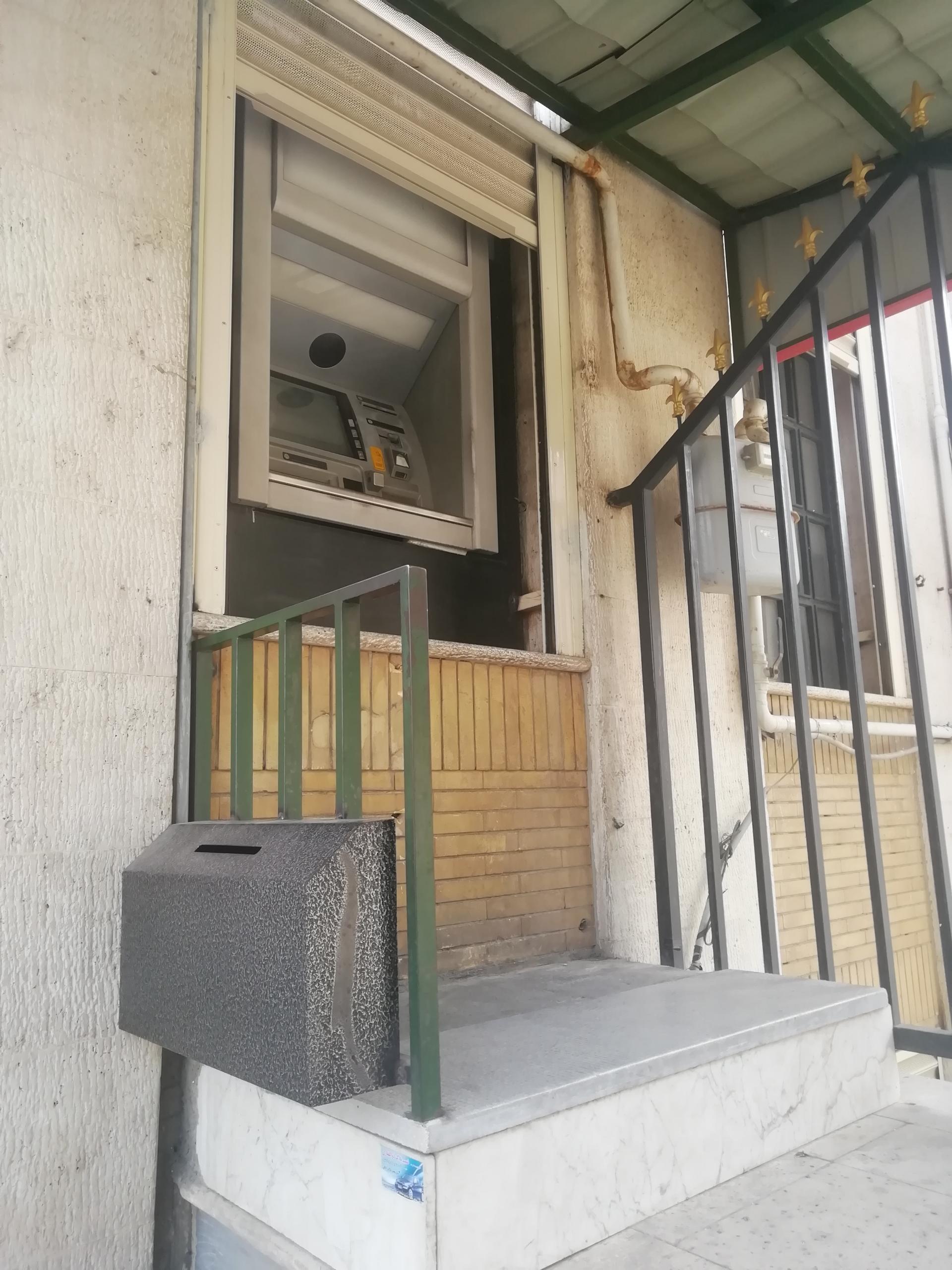 عکس خودپرداز بانک ملی