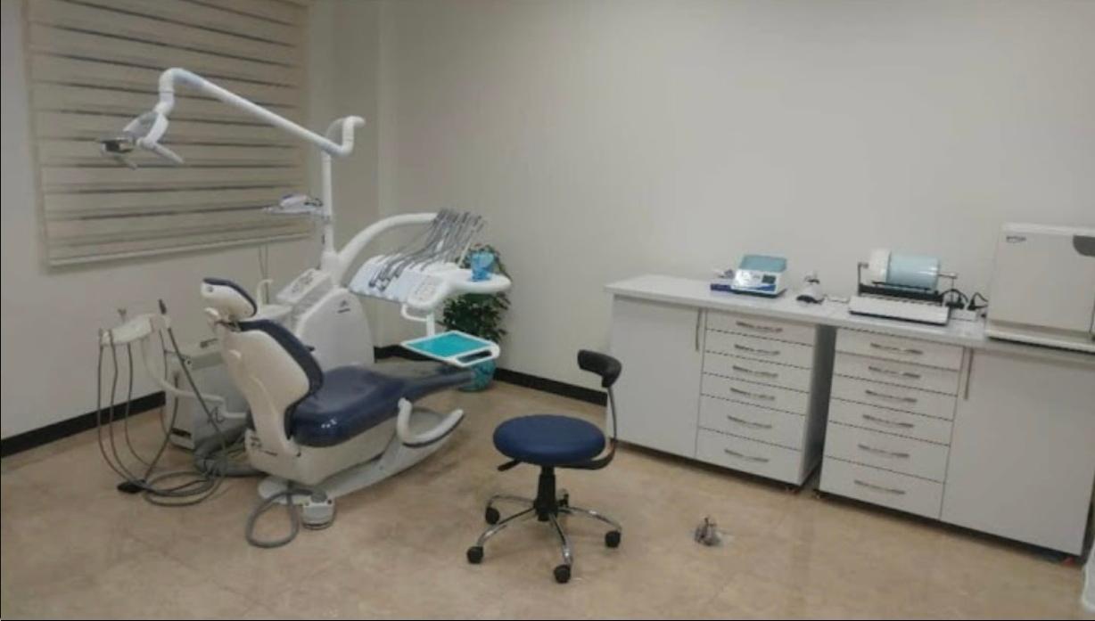 عکس دندانپزشکی دکتر راضیه عرب نژاد