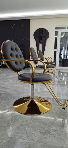 آموزشگاه و سالن زیبایی مو به مو