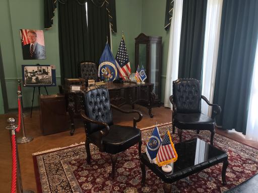 عکس موزه و مجتمع فرهنگی 13 آبان