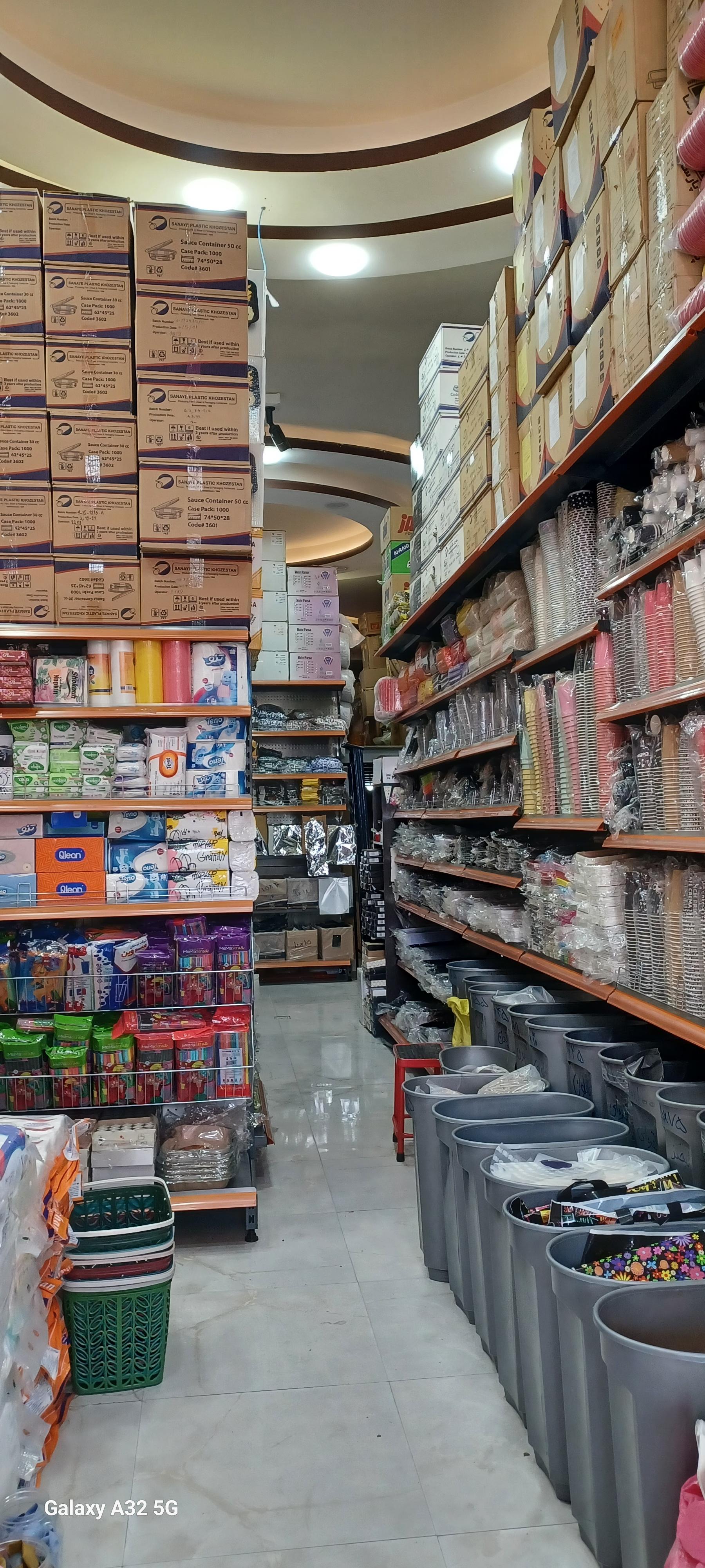 عکس ظروف یکبار مصرف و پلاستیک کیا