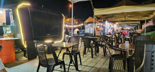 عکس ماشین های غذای خیابانی