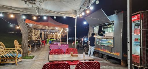 عکس ماشین های غذای خیابانی