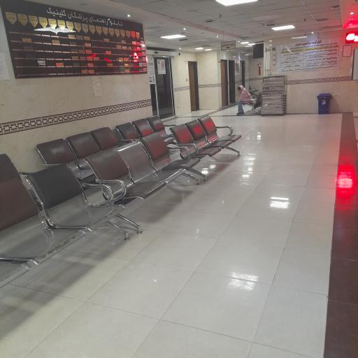 عکس پلی کلینیک تخصصی بیمارستان شهدای لنجان