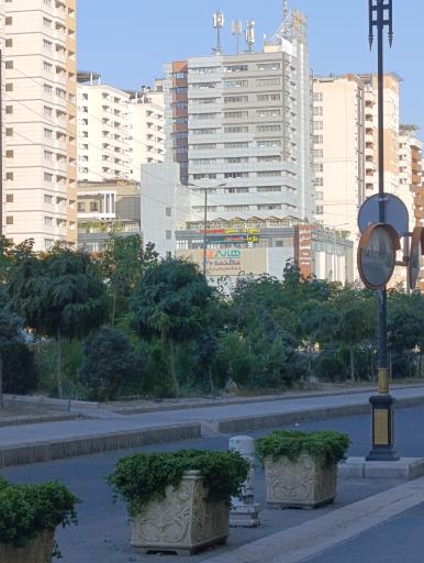 عکس مجتمع تجاری طوبی چیتگر