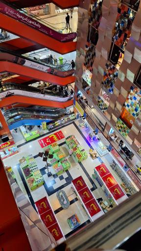 عکس مجتمع تجاری طوبی چیتگر