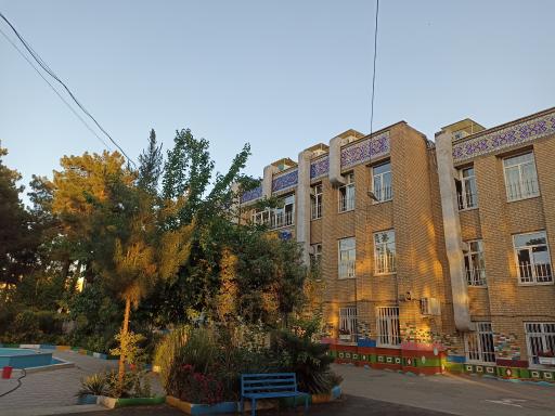 عکس دبیرستان فرزانگان 4