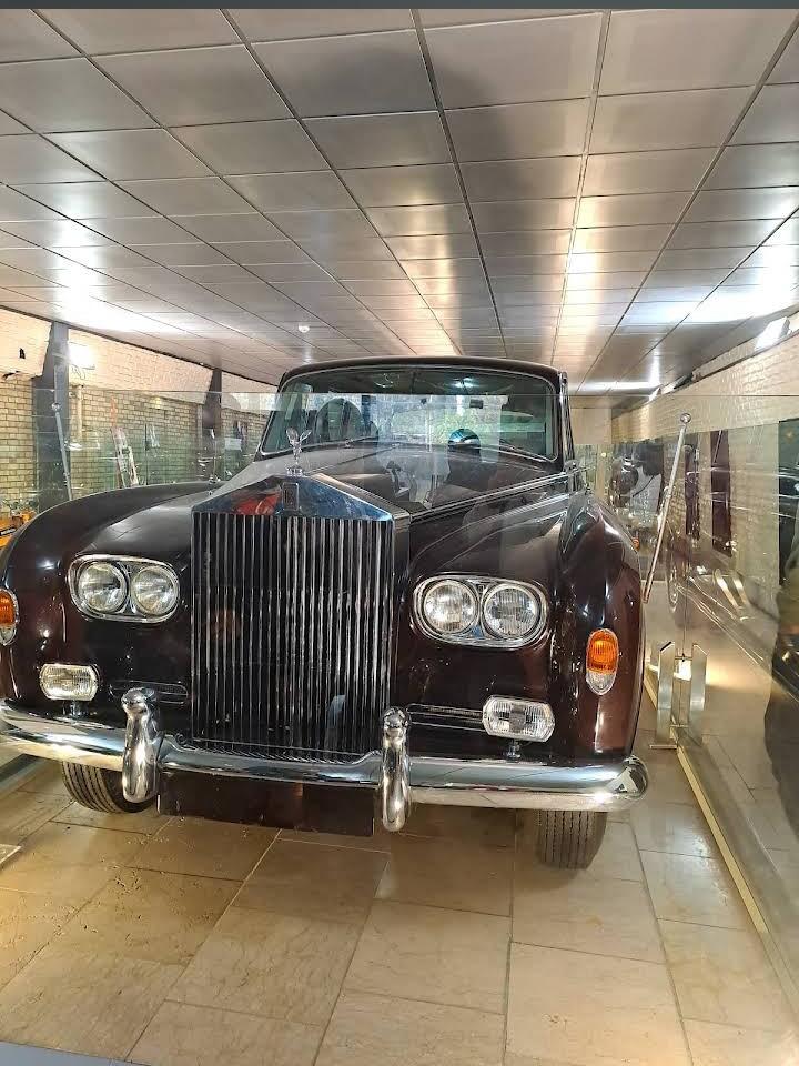 عکس موزه خودروهای اختصاصی شاه