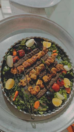 عکس سفره خانه باغ صفا