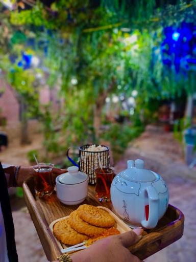 عکس سفره خانه باغ صفا