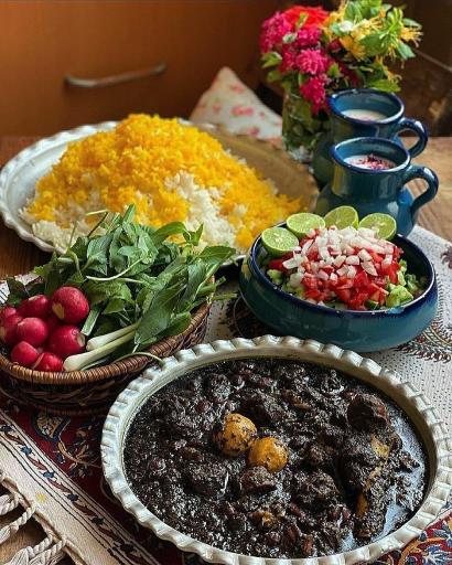 عکس سفره خانه باغ صفا