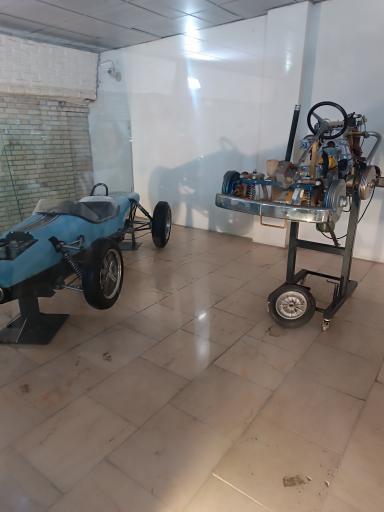 عکس موزه خودروهای اختصاصی شاه