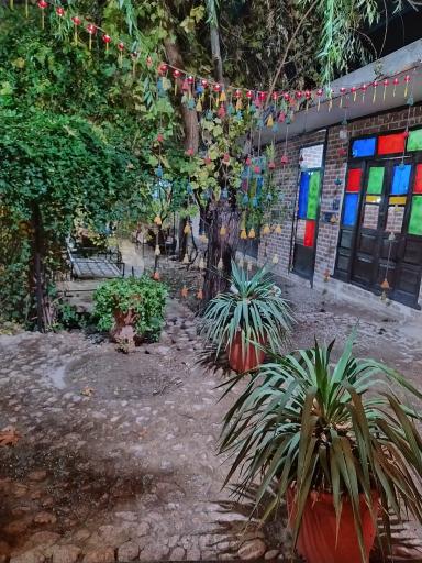 عکس سفره خانه باغ صفا