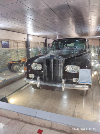 عکس موزه خودروهای اختصاصی شاه