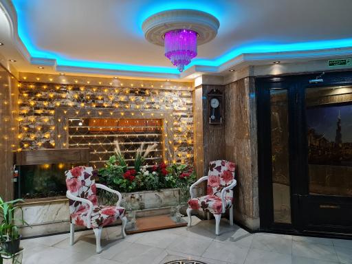 عکس مجتمع مسکونی طاها