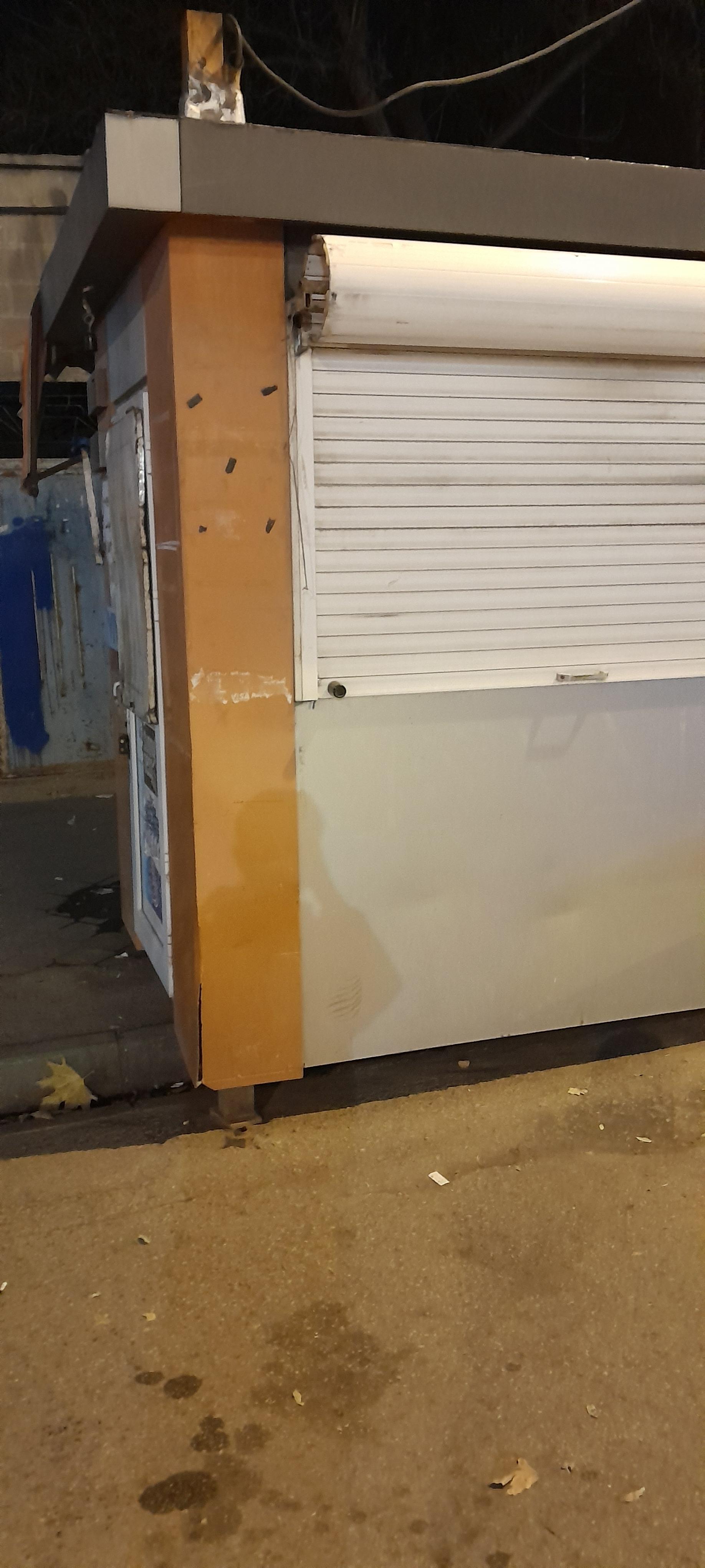 عکس دکه مطبوعاتی شیخ صفی