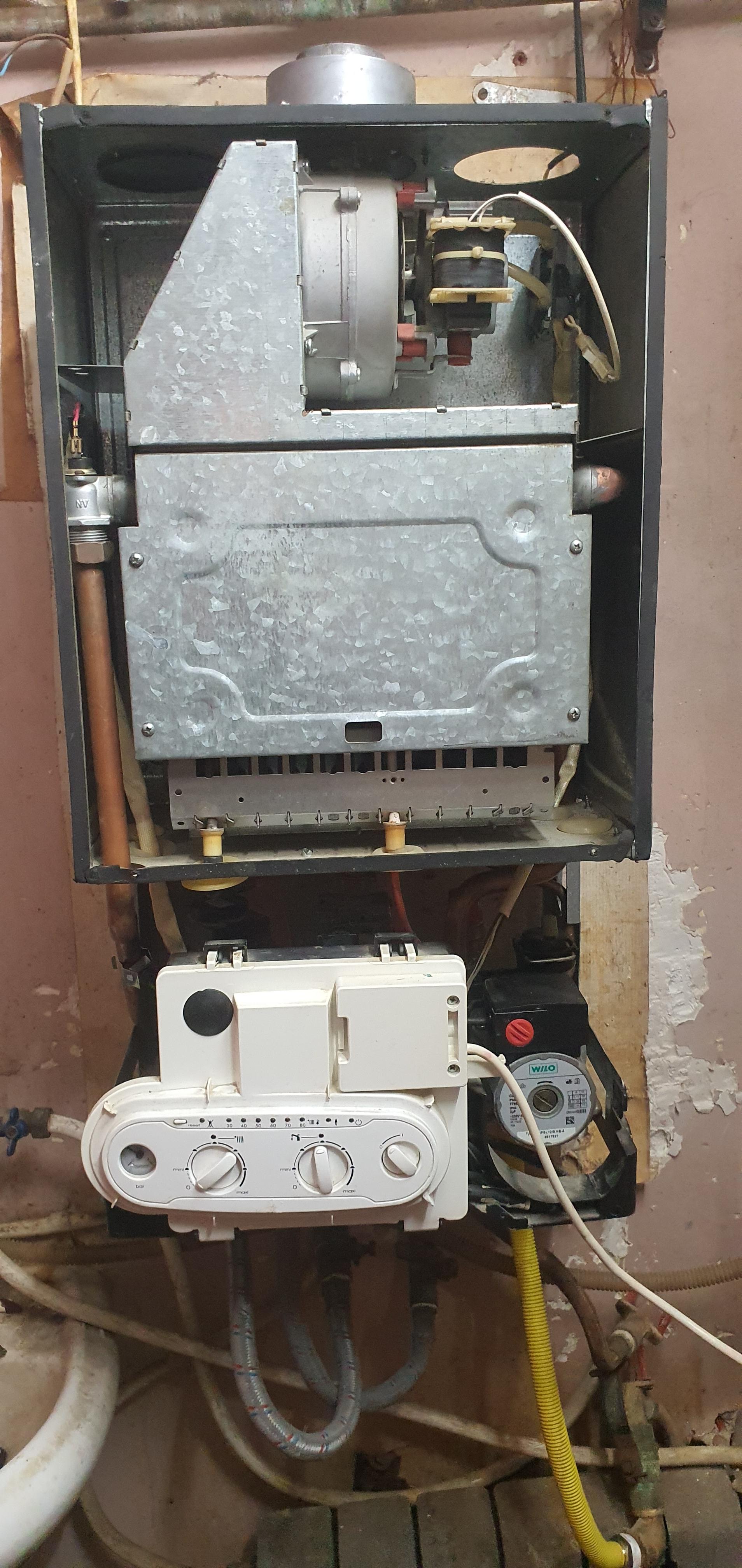 عکس فروشگاه قطعات پکیج هنری