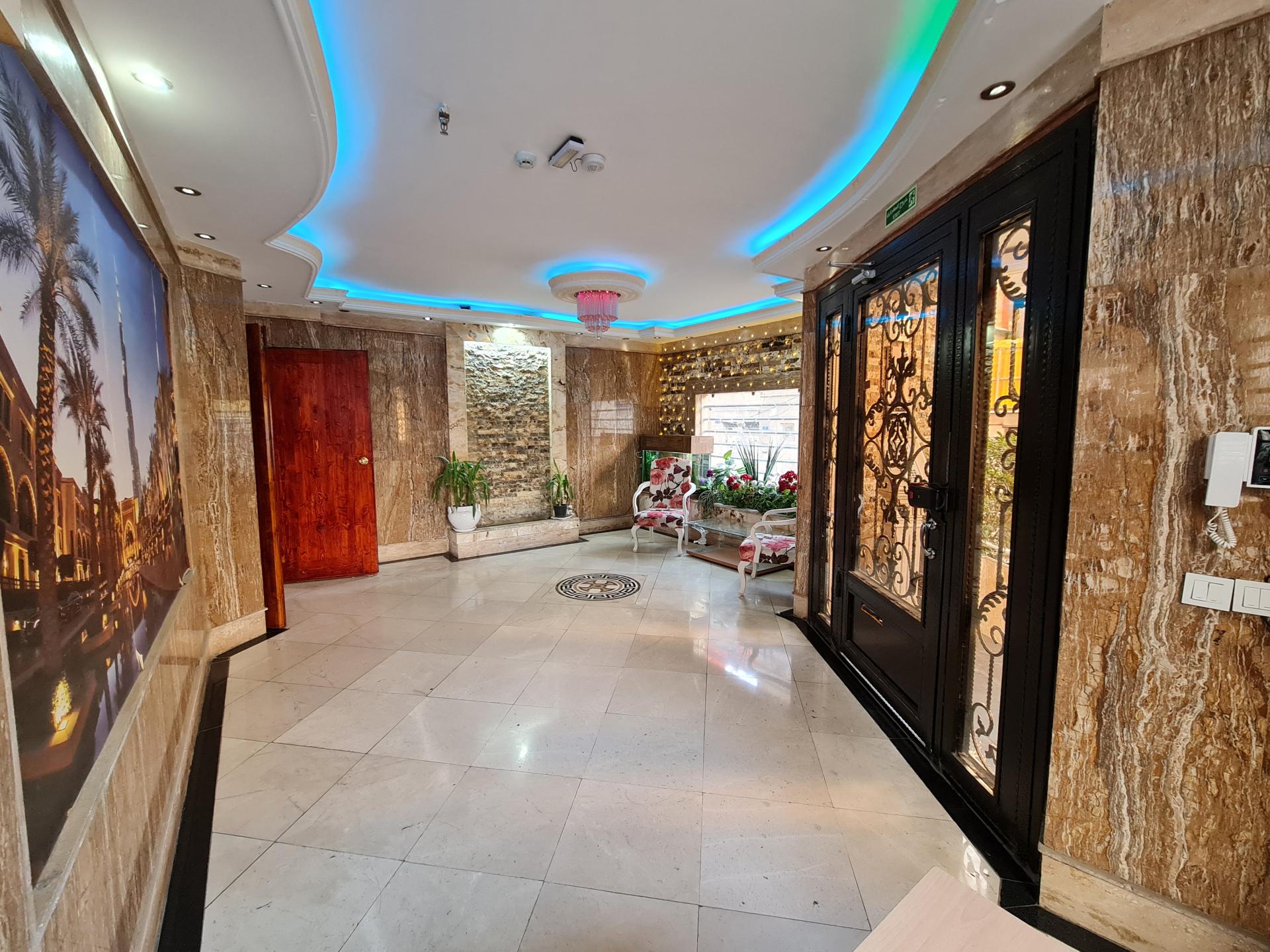 عکس مجتمع مسکونی طاها