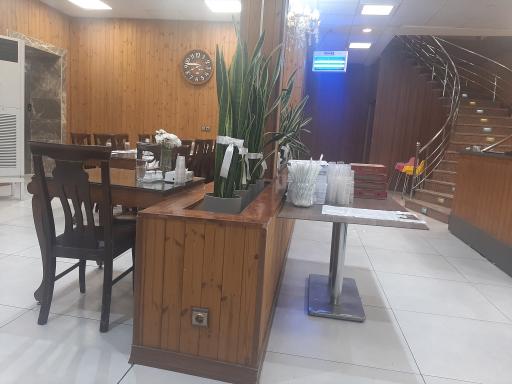 عکس رستوران گل سرخ