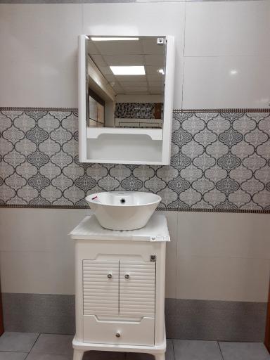 عکس پخش کاشی و سرامیک منصوری