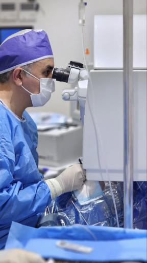 عکس لیزیک کلینیک تخصصی لازک و فمتواسمایل