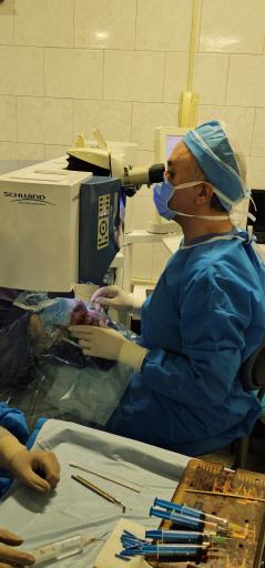 عکس لیزیک کلینیک تخصصی لازک و فمتواسمایل