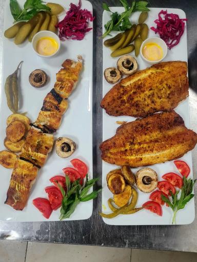 عکس باغ رستوران ماهی کرال