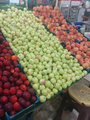 عکس بازار میوه و تره بار زیتون