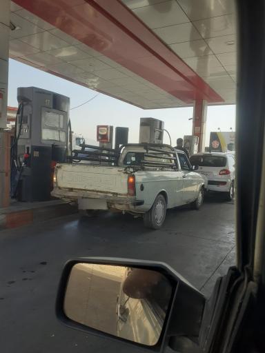 عکس جایگاه سوخت بنزین