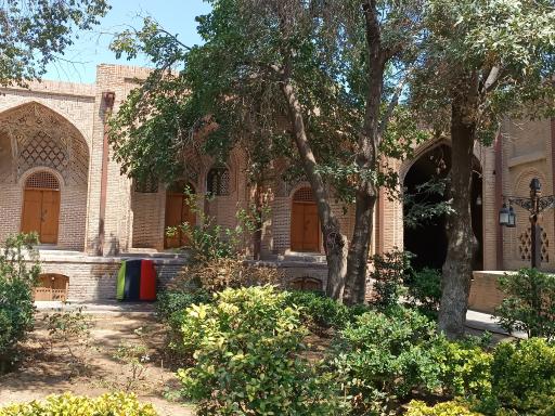 عکس حیاط سعدیه