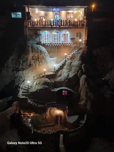 عکس اقامتگاه بوم‌گردی لب خندق