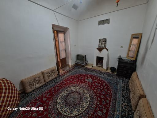 عکس اقامتگاه بوم‌گردی لب خندق