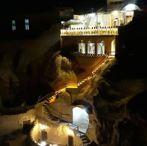 عکس اقامتگاه بوم‌گردی لب خندق